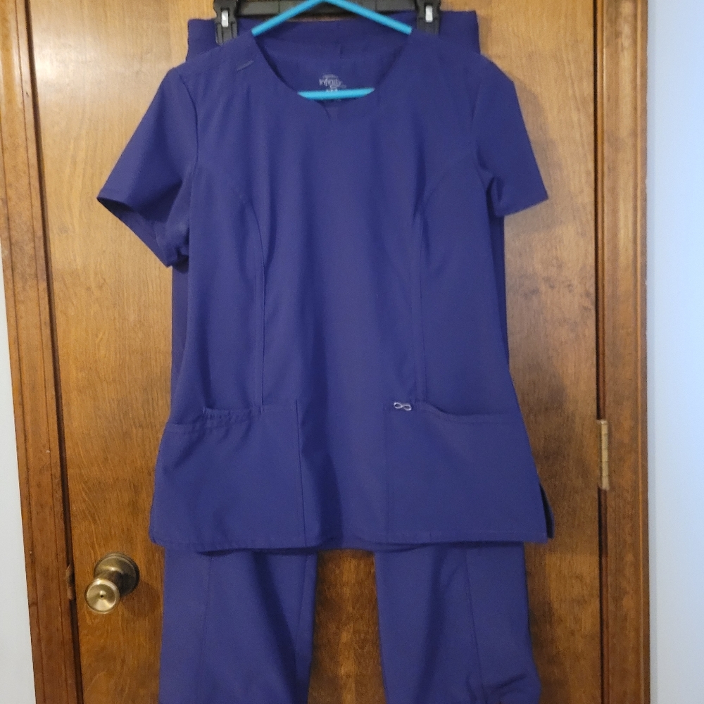 Scrubs Cherokee Grape Medium Set